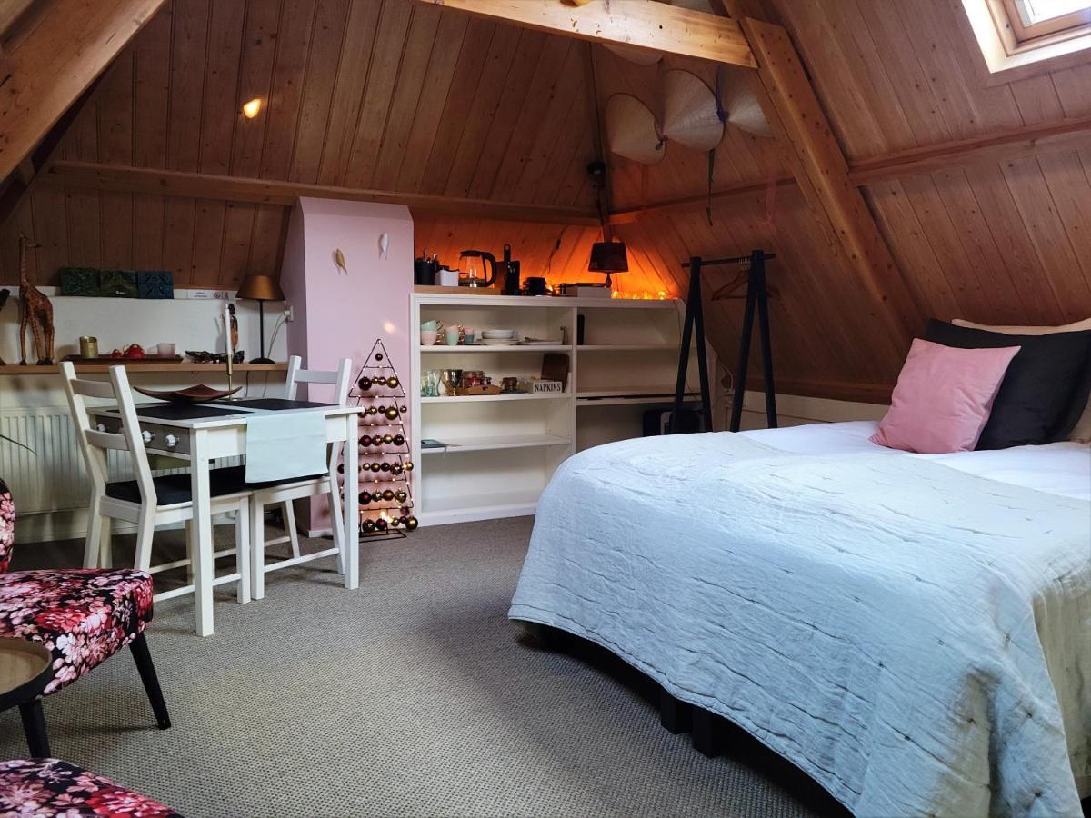 Bed and Breakfast De Buurvrouw Nr.18 Дусбурґ Екстер'єр фото
